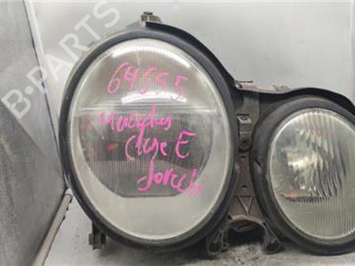 Used Right headlight Right headlight MERCEDES-BENZ C-CLASS (W203) C 220 CDI (203.006, 203.008) (143 hp) 18003797 18003797