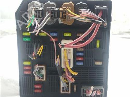 Used Fuse box RENAULT GRAND SCÉNIC III (JZ0/1_) 2.0 16V (JZ0G) (140 hp) 26361413