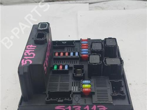 Used Fuse box RENAULT KOLEOS I (HY_) 2.0 dCi 4x4 (HY0K) (150 hp) 25349364