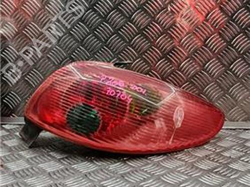 Used Right taillight PEUGEOT 206 Hatchback (2A/C) 1.4 i (75 hp) 31348399
