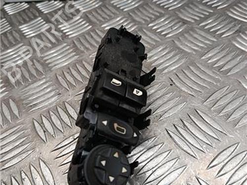 Used Left front window switch CITROËN C3 II (SC_) 1.2 VTi 82 (82 hp) 31843545