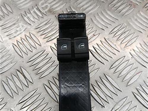 Venstre fortil elrude kontakt VW GOLF IV (1J1) 1.6 (100 hp) 32377631