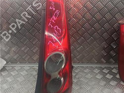 Used Right taillight FORD FIESTA V (JH_, JD_) 1.4 TDCi (68 hp) 32178604