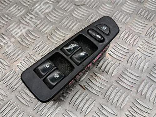 Fensterheberschalter links vorne für SSANGYONG REXTON / REXTON II (GAB_) 2.7 Xdi (163 hp) 32511833