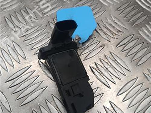 Used Mass air flow sensor TOYOTA AVENSIS Estate (_T27_) 2.2 D-4D (ADT271_, ADT271R) (150 hp) 32658976