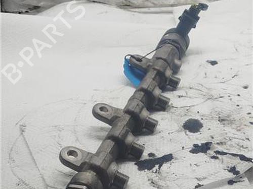 Used Injection rail RENAULT KOLEOS I (HY_) 2.0 dCi 4x4 (HY0K) (150 hp) 26310684
