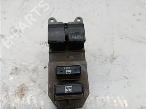 Interrupteur de vitre avant gauche TOYOTA YARIS (_P9_) 1.4 D-4D (NLP90_, NLP90R) (90 hp) 31984957