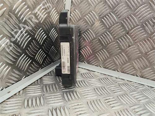Fuse box RENAULT MEGANE II Saloon (LM0/1_) 1.9 dCi (LM0G, LM1G, LM2C) | BP36820108E1 - Image 2