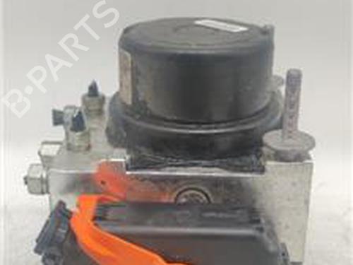 Used ABS pump TOYOTA YARIS (_P13_) 1.0 (KSP130_, KSP130) (69 hp) 18384073
