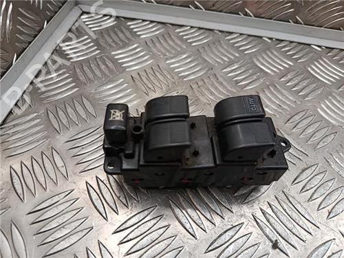 Używane Przełącznik szyby przedniej lewej MAZDA 6 Hatchback (GG) 2.0 DI (GG14) (136 hp) 30739830