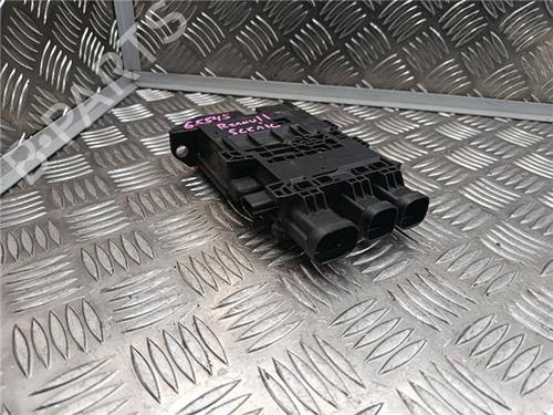 Used Fuse box RENAULT SCÉNIC III (JZ0/1_) 1.2 TCe (116 hp) 30631069