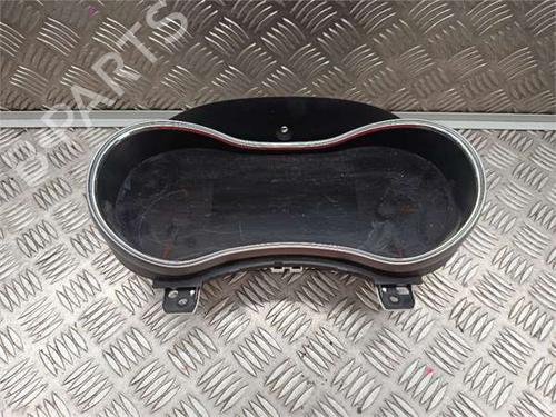 Used Instrument cluster Instrument cluster JEEP GRAND CHEROKEE IV (WK, WK2) 3.0 CRD V6 4x4 (250 hp) 39699219 39699219