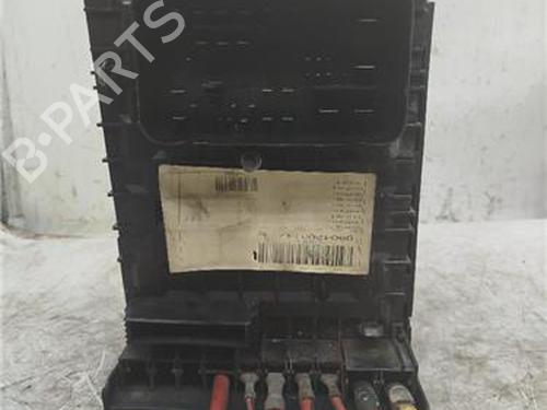 Used Fuse box VW TIGUAN (5N_) 2.0 TDI 4motion (140 hp) 20180881