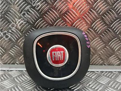 Used Driver airbag Driver airbag FIAT 500L (351_, 352_) 1.3 D Multijet (199LXY1A, 199LXY11) (84 hp) 33770517 33770517