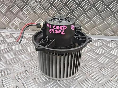 Gebläsemotor für KIA CEE'D SW (ED) 1.6 CRDi 115 (115 hp) 32399768