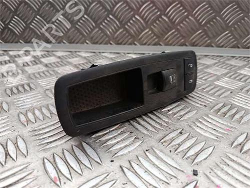 Used Right front window switch Right front window switch JEEP GRAND CHEROKEE IV (WK, WK2) 3.0 CRD V6 4x4 (250 hp) 39660750 39660750