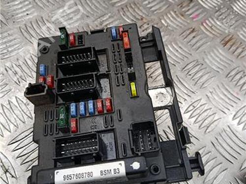 Zekeringkast CITROËN XSARA PICASSO (N68) 1.6 HDi (90 hp) 31324686