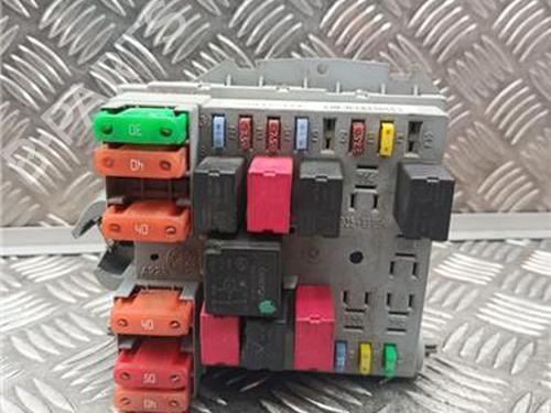 Used Fuse box Fuse box FIAT DUCATO Van (250_) 100 Multijet 2,2 D (100 hp) 33297459 33297459