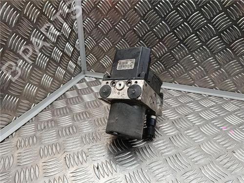 Used ABS pump ABS pump TOYOTA AVENSIS (_T25_) 2.0 D-4D (CDT250_, CDT250R) (116 hp) 30606584 30606584
