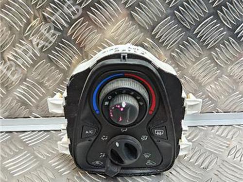 AC-Styringsenhed/Manøvreenhed PEUGEOT 108 1.2 (82 hp) 30047758