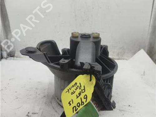 Used Heater blower motor FIAT PUNTO EVO (199_) 1.3 D Multijet (199AXC1A, 199BXC1A, 199AXT1A, 199BXT1A) (75 hp) 29151796