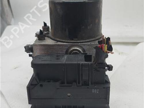 Used ABS pump VOLVO V50 (545) D5 (179 hp) 23333031