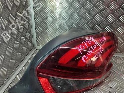 Højre baglygte PEUGEOT 208 I (CA_, CC_) 1.2 VTI 82 (82 hp) 31243341