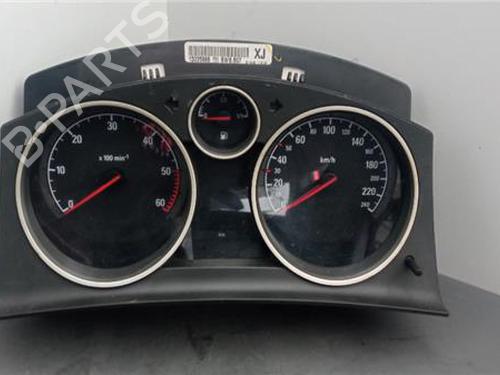 Used Instrument cluster OPEL ASTRA H (A04) 1.7 CDTI (L48) (100 hp) 18388205