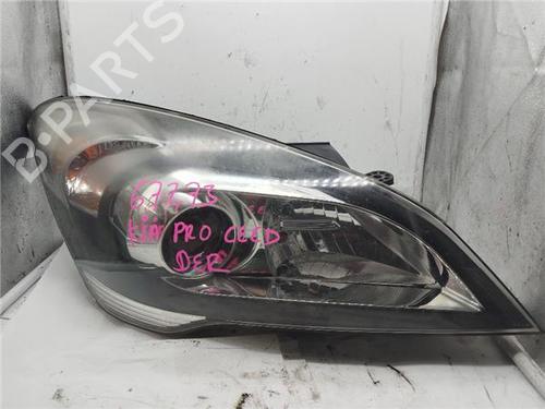Used Right headlight KIA CEE'D Hatchback (ED) 1.6 CRDi 90 (90 hp) 24879531