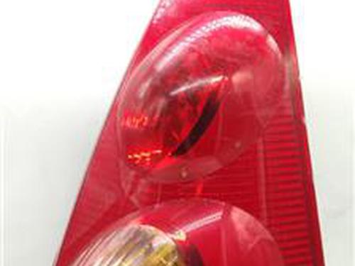 Used Right taillight PEUGEOT 107 (PM_, PN_) 1.0 (68 hp) 18005279
