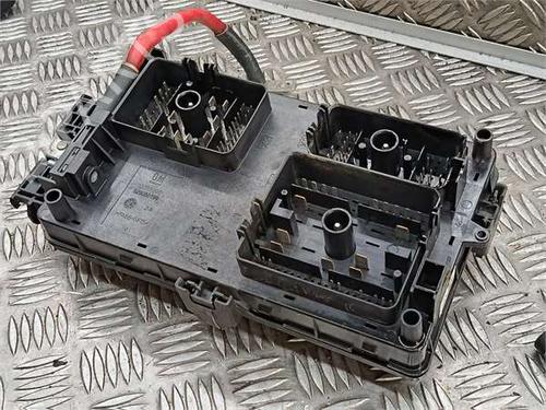 Fuse box OPEL INSIGNIA A (G09) 2.0 CDTI (68) | BP37433003E1 - Image 2