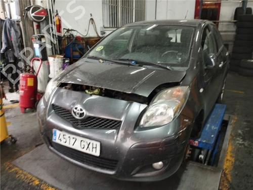 Brugte TOYOTA YARIS (_P9_) 1.4 D-4D (NLP90_, NLP90R) (90 hp) 4224108