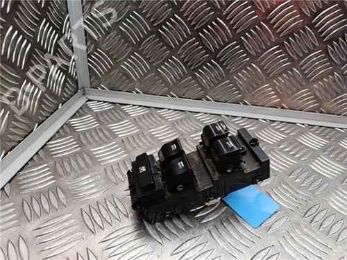 Used Left front window switch HYUNDAI i40 I (VF) 1.7 CRDi (116 hp) 30739821