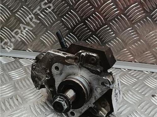 Used Injection pump RENAULT MASTER II Van (FD) 2.2 dCI 90 (FD0G, FD0N, FD2G, FD2N, FD3G, FD3N) (90 hp) 31576011