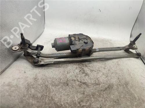 Used Front wiper motor AUDI Q5 (8RB) 2.0 TFSI hybrid quattro (245 hp) 18004437