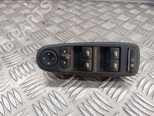 Comutador vidro frente esquerdo Comutador vidro frente esquerdo CITROËN C4 Grand Picasso I (UA_) 2.0 HDi 150 (150 hp) 35887978 35887978