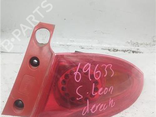 Right taillight SEAT LEON (1P1) 1.6 TDI E95822