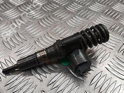 Injector AUDI A4 B7 (8EC) 2.0 TDI 16V (140 hp) 32151074