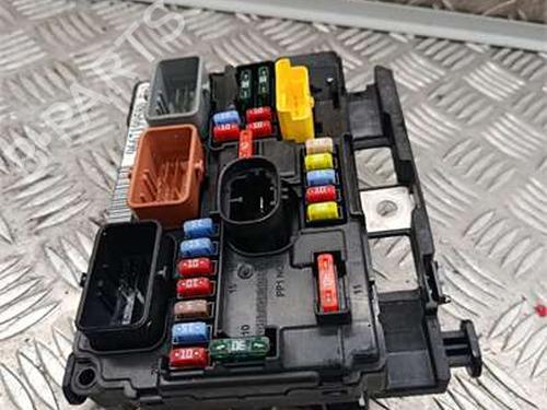 Used Fuse box Fuse box CITROËN C3 Picasso (SH_) 1.6 VTi 120 (120 hp) 35395622 35395622