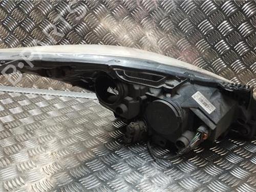 Left headlight PEUGEOT 5008 (0U_, 0E_) 1.6 BlueHDi 120 | BP29929519C28