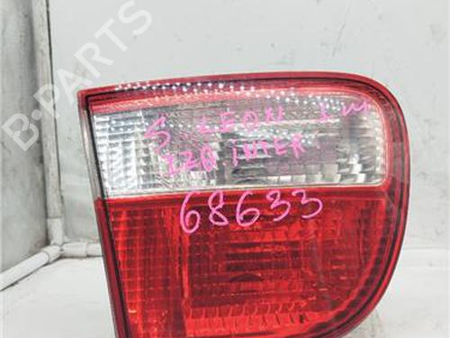 Używane Lampa tylna klapy bagażnika lewa SEAT LEON (1M1) 1.9 TDI (90 hp) 25126802