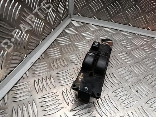 Mando elevalunas delantero izquierdo MITSUBISHI PAJERO II (V3_W, V2_W, V4_W, V5_W) 1.8 GDi 4WD (131 hp) 30739826