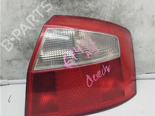 Højre baglygte AUDI A4 B6 (8E2) 1.9 TDI (130 hp) 22187446