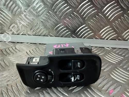 Interrupteur de vitre avant gauche ALFA ROMEO 147 (937_) 1.9 JTD (937.AXF1A, 937.BXF1A) (101 hp) 30916228