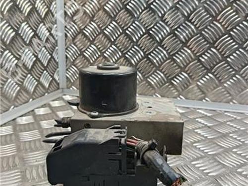 Used ABS pump VOLVO S60 I (384) 2.4 D (126 hp) 30311427