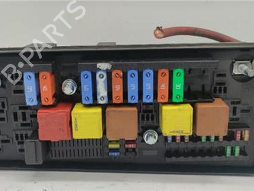 Used Fuse box OPEL SIGNUM Hatchback (Z03) 2.2 DTI (F48) (125 hp) 18386638
