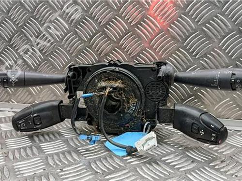 Commutateur PEUGEOT 5008 (0U_, 0E_) 1.6 BlueHDi 120 (120 hp) 32100750