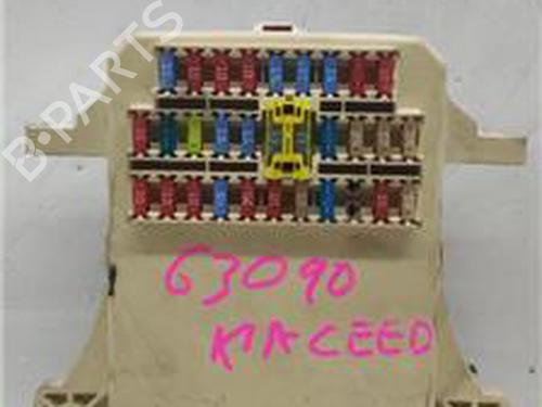 Used Fuse box KIA PRO CEE'D (ED) 1.4 CVVT (90 hp) 18005690