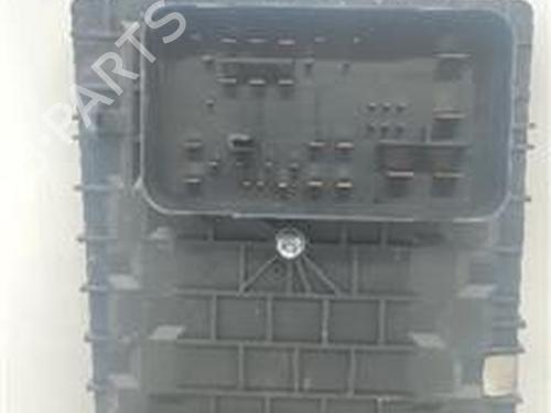 Used Fuse box VW GOLF V (1K1) 1.9 TDI (105 hp) 18005623