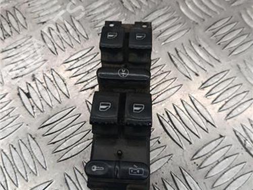 Used Left front window switch VW JETTA III (1K2) 1.9 TDI (105 hp) 32223628